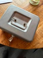 Geld kistje, Verzamelen, Spaarpotten, Ophalen, Zo goed als nieuw, Metaal of Blik, Overige thema's