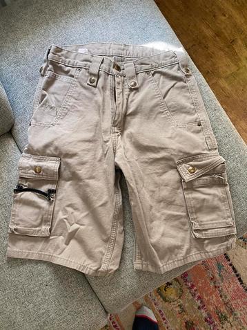 Carhartt korte broek beschikbaar voor biedingen