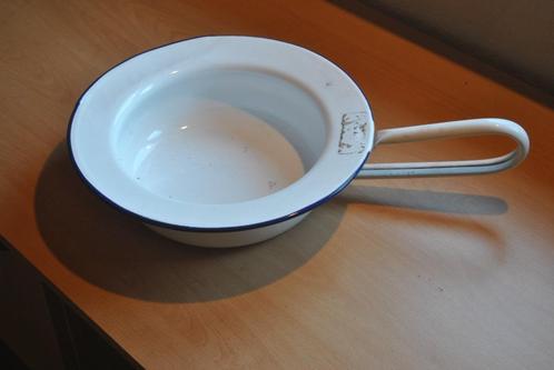 Po van emaille met lange steel, Diversen, Verpleegmiddelen, Gebruikt, Ophalen of Verzenden