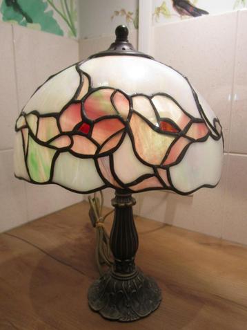 Tiffany tafellamp pastel bloemen beschikbaar voor biedingen