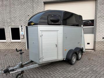 Super nette Humbaur Equitos 2 paards paardentrailer vol alu! beschikbaar voor biedingen