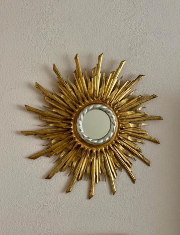 Mooie vintage zonnespiegel beschikbaar voor biedingen
