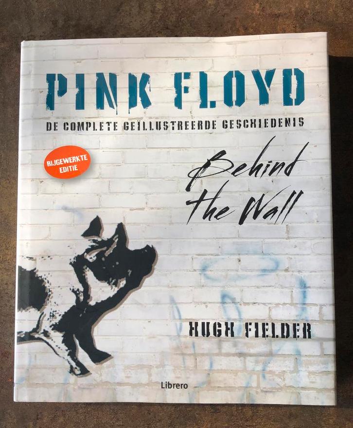 PINK FLOYD BEHIND THE WALL, Boeken, Muziek, Zo goed als nieuw, Artiest, Ophalen of Verzenden