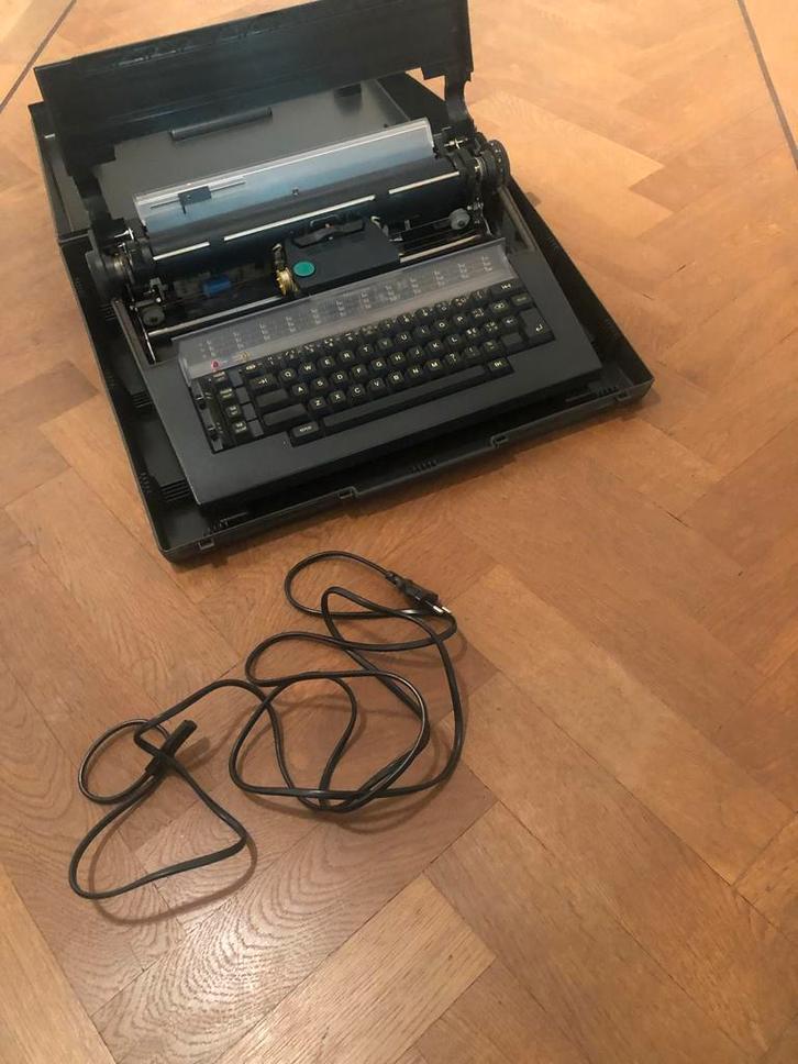 Olivetti Typewriter Praxis 35, Diversen, Typemachines, Zo goed als nieuw, Ophalen of Verzenden