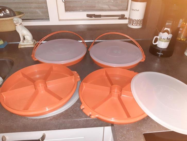 Tupperware oranje vakken/serveer/party/gourmet schaal, Huis en Inrichting, Keuken | Tupperware, Gebruikt, Schaal, Oranje, Ophalen of Verzenden