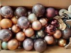 Volle doos kerstballen en kerstspullen, Diversen, Kerst, Ophalen of Verzenden, Zo goed als nieuw