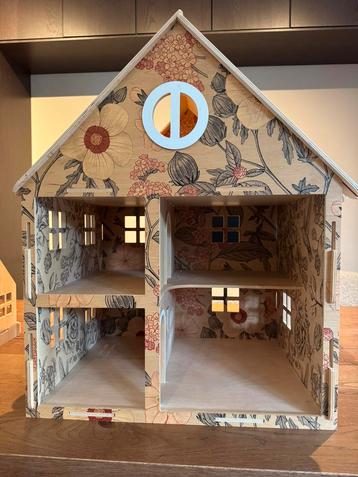 Prachtig houten poppenhuis van merk Deugniet&Co beschikbaar voor biedingen