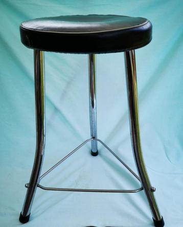 Vintage kruk Barkrukken atelierkruk industrieleschilderskruk beschikbaar voor biedingen