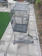 Ruime vogelkooi met poten/wielen., Ophalen of Verzenden, Zo goed als nieuw, 75 tot 110 cm, 65 tot 100 cm