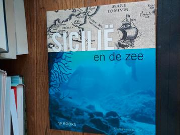 Sicilië en de zee beschikbaar voor biedingen