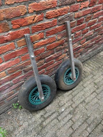 Stranwielen rubberboot beschikbaar voor biedingen