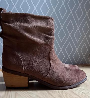 Taupe Laarsjes Maat 38 - Nieuwe Hakken beschikbaar voor biedingen