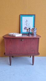 Retro vintage kastje, tv meubel met klep, nachtkastje, Huis en Inrichting, Ophalen, Gebruikt, Vintage, 50 tot 100 cm