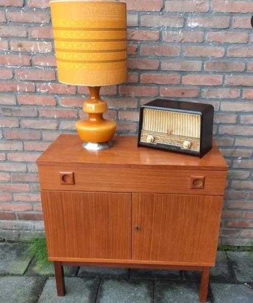 Deens design- vintage dressoir/tv kastje, Huis en Inrichting, Kasten | Ladekasten, Ophalen