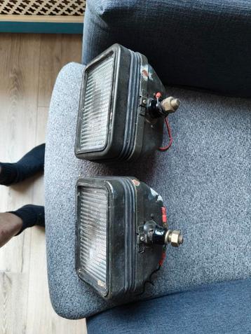 2 vierkante schijnwerper beschikbaar voor biedingen