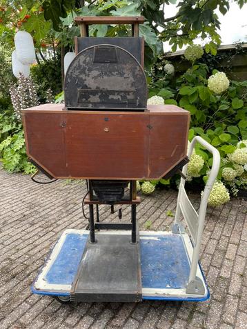 Antieke vergroter voor o.a. glasplaten beschikbaar voor biedingen