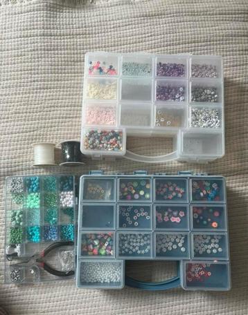 Grote set kralen voor sieraden beschikbaar voor biedingen