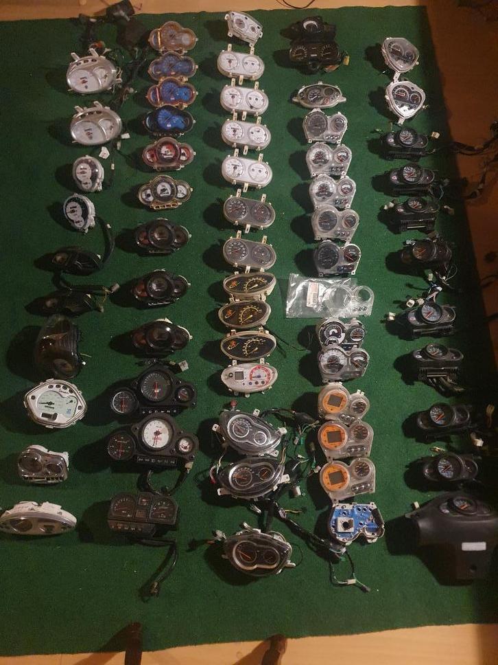 Tellers cockpit kilometerteller snelheidsteller Dashboard km, Fietsen en Brommers, Brommeronderdelen | Scooters, Gebruikt, Aprilia