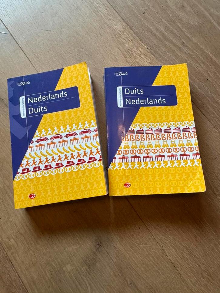 Van Dale pocketwoordenboek Nederlands-Duits Duits-nederlands, Boeken, Woordenboeken, Zo goed als nieuw, Duits, Van Dale, Ophalen of Verzenden