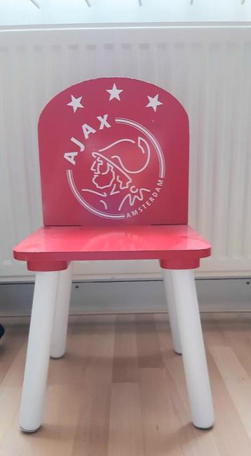 Kinderstoeltje Ajax beschikbaar voor biedingen