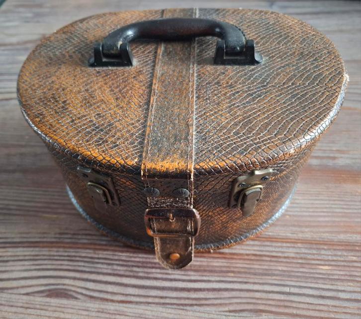 Vintage hoedendoos, Antiek en Kunst, Antiek | Woonaccessoires, Ophalen