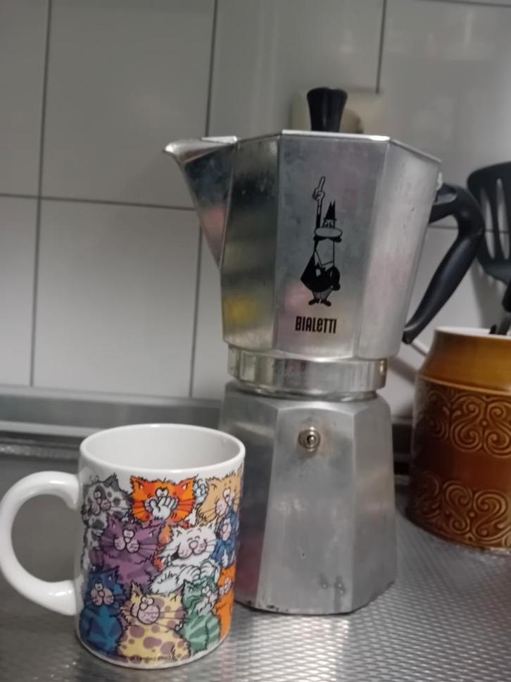 Bialetti Moka Express - Groot formaat, Huis en Inrichting, Keuken | Keukenbenodigdheden, Gebruikt, Ophalen of Verzenden