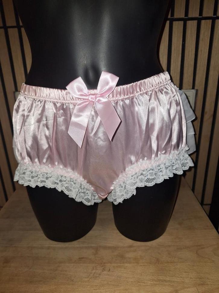 Sexy roze nieuwe Sissy-slip maat L/XL, Kleding | Dames, Ondergoed en Lingerie, Slip, Roze, Verzenden