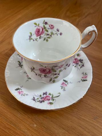 Paragon Fragrance Koffiekopje & Schotel beschikbaar voor biedingen