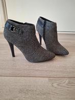 Invito pumps, Kleding | Dames, Schoenen, Zwart, Lage of Enkellaarzen, Ophalen of Verzenden, Zo goed als nieuw