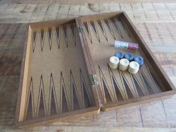 Compleet Backgammon Spel in grote houten koffer 44 x 44 cm beschikbaar voor biedingen