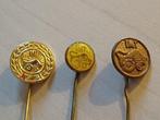 I M T 3x trekker spelden  1975, Verzamelen, Speldjes, Pins en Buttons, Verzenden, Gebruikt, Merk, Speldje of Pin