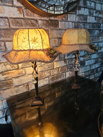 Baroque hoedlampen creme overlopen naar licht bruin beschikbaar voor biedingen