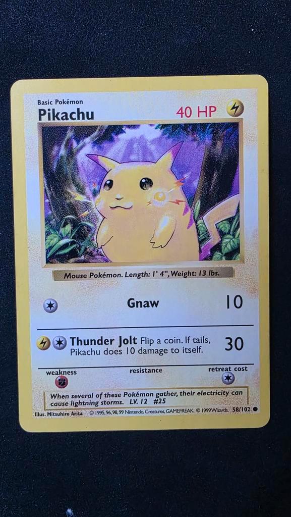 Pikachu Base Set Shadowless - Excellent Staat!, Hobby en Vrije tijd, Verzamelkaartspellen | Pokémon, Zo goed als nieuw, Losse kaart
