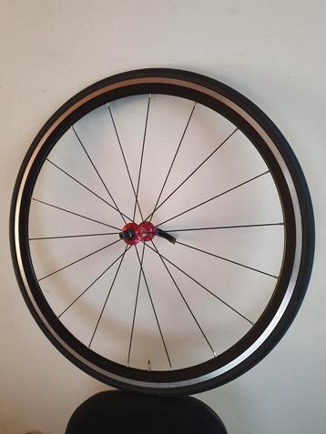 EDCO voorwiel 30 mm hoog 18spaaks. Met Super G naaf beschikbaar voor biedingen