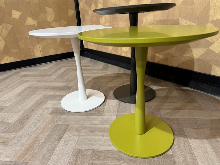 Set Van 3 Artifort Bijzettafels, Huis en Inrichting, Tafels | Bijzettafels, Zo goed als nieuw, Rond, Metaal of Aluminium, Ophalen of Verzenden