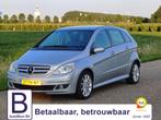 Mercedes-Benz B-Klasse 200 Turbo /Clima/Trekh/Hout/Parkh. v+, Auto's, 65 €/maand, Gebruikt, 4 cilinders, Leder en Stof