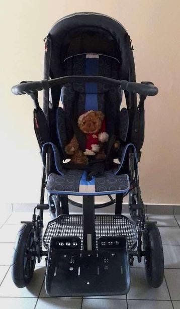 Comfortabele en robuuste kinderwagen voor mindervaliden beschikbaar voor biedingen