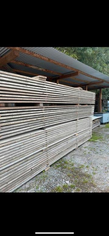 50 gebruite steigerplanken beschikbaar voor biedingen
