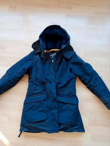 Heerlijk warme winterjas Decathlon beschikbaar voor biedingen