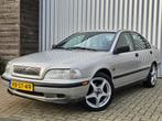 Volvo S40 1.8 / Automaat / Youngtimer / 91.324km! (bj 1997), Auto's, Oldtimers, Stof, 116 pk, Origineel Nederlands, Bedrijf