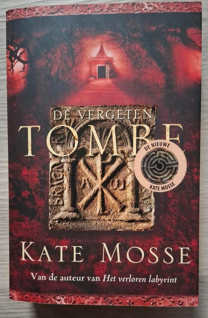 De Vergeten Tombe - Kate Mosse, Boeken, Historische romans, Zo goed als nieuw, Ophalen of Verzenden