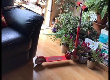 Verstelbare step goede staat 4 Tot 8 Jaar 48/83cm zie Info beschikbaar voor biedingen