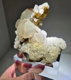 Esthetische gele Fluoriet, bedekt met Dolomiet en Calciet, Ophalen of Verzenden, Mineraal