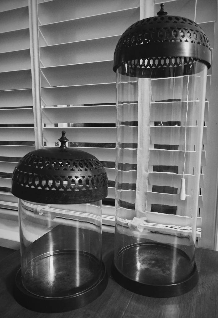 Vintage PTMD windlicht twee stuks, Huis en Inrichting, Woonaccessoires | Kandelaars en Kaarsen, Zo goed als nieuw, Kandelaar, 25 tot 50 cm