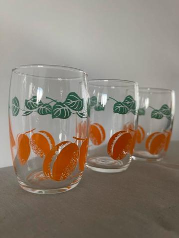 3 Vintage Jaren '60 Glaasjes met Sinaasappel beschikbaar voor biedingen