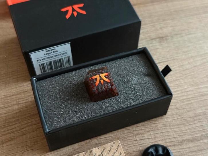 FNATIC Lava Keycap Collectable, Computers en Software, Toetsenborden, Nieuw, Ophalen of Verzenden