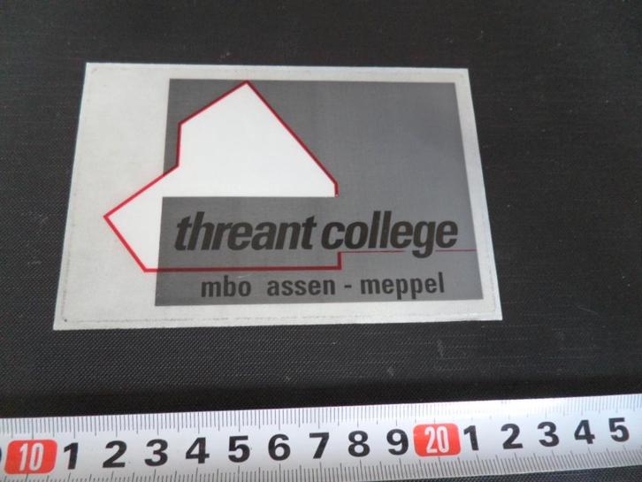 sticker assen meppel mbo threant college, Verzamelen, Stickers, Zo goed als nieuw, Ophalen