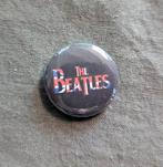 The Beatles Band button – 25mm button / speld / pin, Verzamelen, Speldjes, Pins en Buttons, Verzenden, Nieuw, Overige onderwerpen