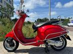 Rode Vespa Sprint 25 km/uur (bouwjaar: 2016 / km: 17.500), Fietsen en Brommers, Scooters | Vespa, Ophalen, Gebruikt, Vespa S, Benzine