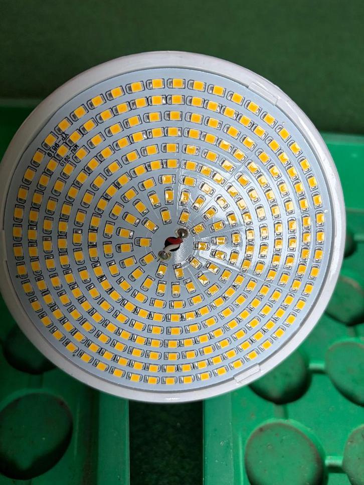 Groeilamp Ortho 290 LED WARM WIT licht. Kweeklamp., Tuin en Terras, Kweekspullen, Zo goed als nieuw, Kweeklamp, Ophalen of Verzenden